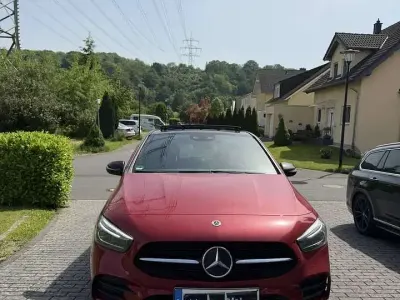 Gebraucht Mercedes B250e AMG line 160 PS (117 kW) 2021 Rot Kleinwagen