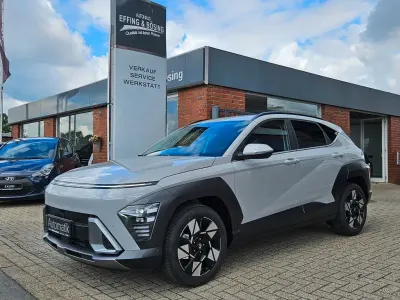 Neu Hyundai Kona GO! 139 PS (102 kW) 2025 Grau SUV