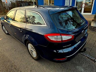Blau Gebraucht 2013 Ford Mondeo Titanium Kombi | 2.599 €