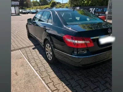 Gebraucht Mercedes E220 Elegance 170 PS (125 kW) 2009 Schwarz Limousine