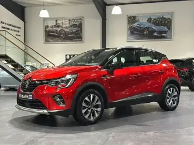 Gebraucht Renault Captur Intens 131 PS (96 kW) 2020 Dezirrot/schwarz metallic SUV
