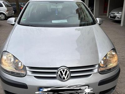 Usata VW Golf IV 75 CV (55 kW) 2004 Grigio Utilitaria