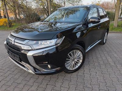 Gebraucht Mitsubishi Outlander P-HEV Plus 224 PS (164 kW) 2020 Schwarz SUV