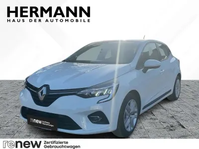 Używany Renault Clio V Business 91 KM (66 kW) 2021 Biały Sedan/Limuzyna