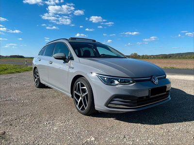 Second-hand VW Golf VIII Style 150 CP (110 kW) 2023 Gri Break