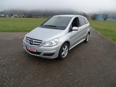 Używany Mercedes B170 116 KM (85 kW) 2008 Srebrny Minivan