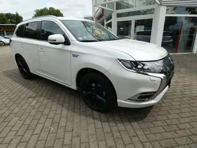Gebraucht Mitsubishi Outlander P-HEV Intro Edition 224 PS (164 kW) 2019 Violett SUV