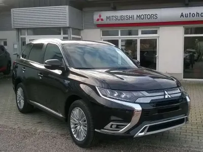 Gebraucht Mitsubishi Outlander P-HEV Edition 224 PS (164 kW) 2019 Rubinschwarz SUV