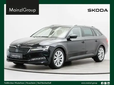 Gebraucht Skoda Superb Style 190 PS (139 kW) 2023 Blackmagic perleffekt Kombi