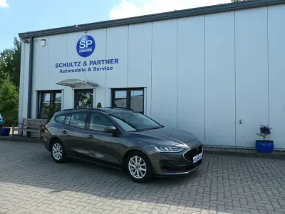 Gebraucht Ford Focus Cool & Connect 120 PS (88 kW) 2022 Grau Limousine