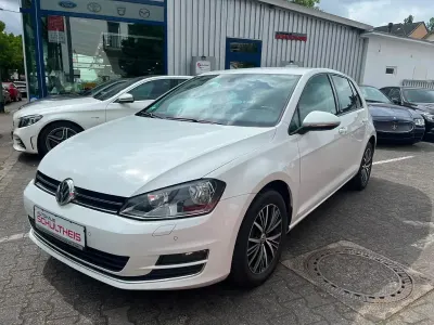 Gebraucht VW Golf VII Allstar 86 PS (63 kW) 2017 Weiß Limousine