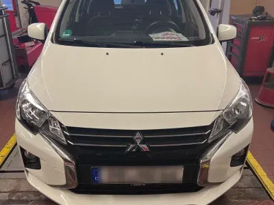 Begagnad Mitsubishi Space Star Select 71 HK (52 kW) 2022 Vit Halvkombi