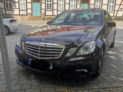 Gebraucht Mercedes E350 292 PS (214 kW) 2009 Braun Limousine