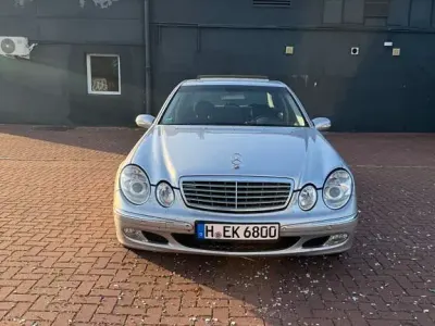 Gebraucht Mercedes E220 Elegance 150 PS (110 kW) 2004 Grau Limousine