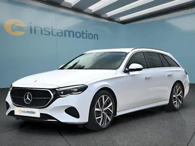 Gebraucht Mercedes E300 204 PS (150 kW) 2025 Weiß Kombi