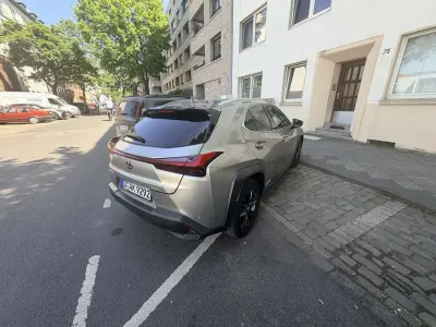 Gebraucht Lexus UX 250h 145 PS (106 kW) 2019 Grau SUV