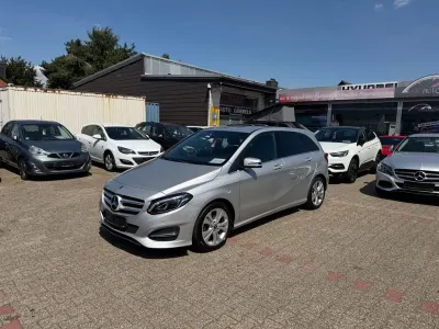 Gebraucht Mercedes B180 109 PS (80 kW) 2017 Polarsilber Kleinwagen