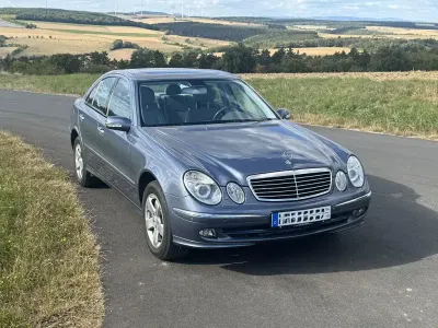 Gebraucht Mercedes E350 Avantgarde 272 PS (200 kW) 2005 Blau Limousine