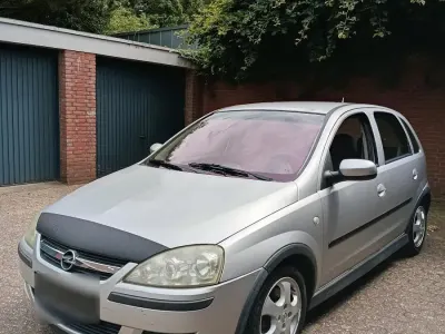 Gebraucht Opel Corsa 90 PS (66 kW) 2003 Silber Kleinwagen