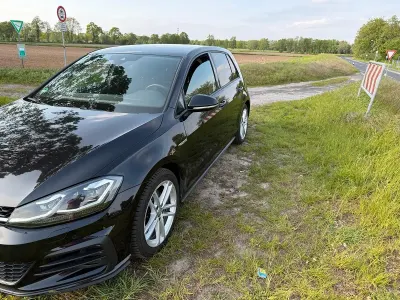 Second-hand VW Golf VII GTD 184 CP (135 kW) 2017 Negru Berlinǎ