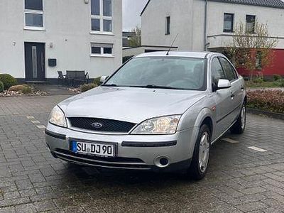 Gebraucht Ford Mondeo Ambiente 110 PS (80 kW) 2001 Silber Limousine