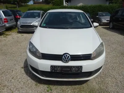 Gebraucht VW Golf VI Trendline 105 PS (77 kW) 2011 Weiß Kleinwagen