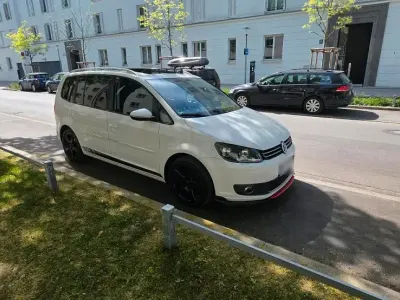 Gebraucht VW Touran 140 PS (102 kW) 2012 Weiß Van / Kleinbus