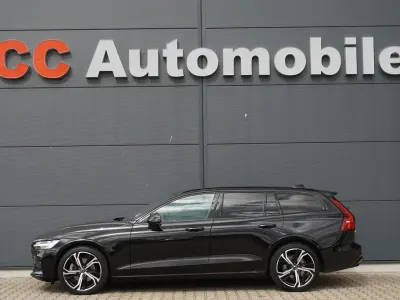 Gebraucht Volvo V60 Plus 197 PS (144 kW) 2024 Schwarz Kombi