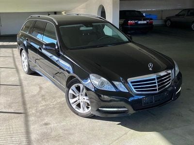 Gebraucht Mercedes E300 231 PS (169 kW) 2011 Schwarz Kombi
