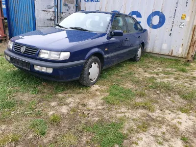 Gebraucht VW Passat 100 PS (73 kW) 1996 Blau Limousine
