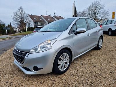 Grau Gebraucht 2012 Peugeot 208 Active Kleinwagen | 4.999 € (Fairer Preis)