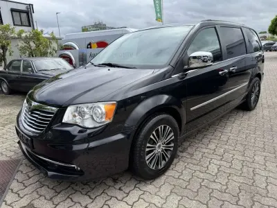 Gebraucht Lancia Voyager S 177 PS (130 kW) 2015 Schwarz Van / Kleinbus