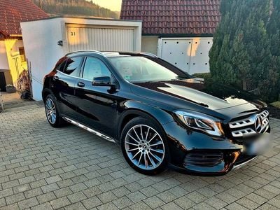 Usata Mercedes GLA250 AMG line 211 CV (155 kW) 2019 Nero SUV