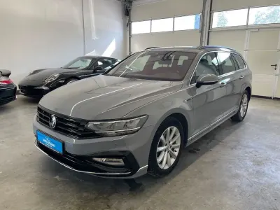 Gebraucht VW Passat R-line 150 PS (110 kW) 2021 Mondsteingrau Kombi