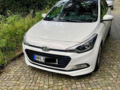 Gebraucht Hyundai i20 Passion 120 PS (88 kW) 2016 Weiß Kleinwagen