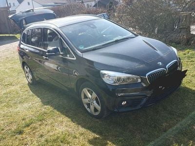 Gebraucht BMW 220 Gran Tourer Sport Line 192 PS (141 kW) 2016 Schwarz Van / Kleinbus