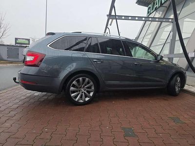 Grau Gebraucht 2018 Skoda Octavia Style Kombi | 11.000 € (Fairer Preis)