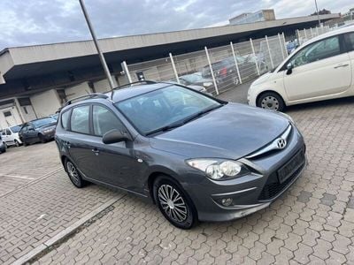Gebraucht Hyundai i30 90 PS (66 kW) 2013 Grau Kombi