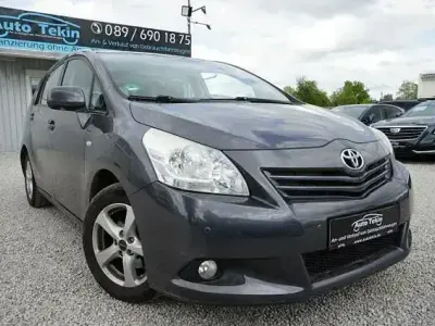 Gebraucht Toyota Verso Edition 147 PS (108 kW) 2010 Grau Van / Kleinbus