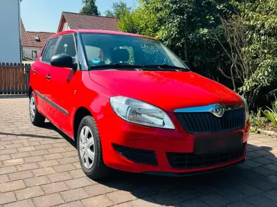 Gebraucht Skoda Fabia 60 PS (44 kW) 2012 Rot Kleinwagen