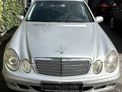 Gebraucht Mercedes E270 177 PS (130 kW) 2004 Silber Limousine