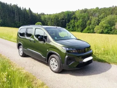 Gebraucht Peugeot Rifter Allure 131 PS (96 kW) 2026 Grün Van / Kleinbus