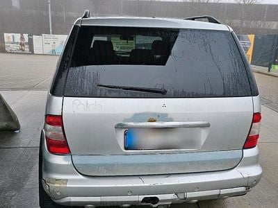 Gebraucht Mercedes ML270 163 PS (119 kW) 2005 Silber SUV