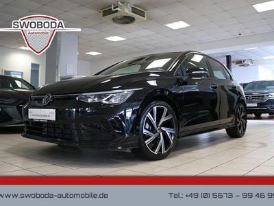 Second-hand VW Golf VIII R-line 131 CP (96 kW) 2024 Negru Berlinǎ