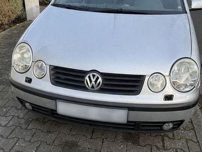 Grau Gebraucht 2002 VW Polo Kleinwagen | 799 € (Guter Preis)