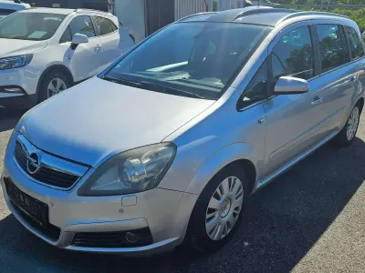 Gebraucht Opel Zafira Cosmo 150 PS (110 kW) 2007 Starsilber iii m2 Van / Kleinbus
