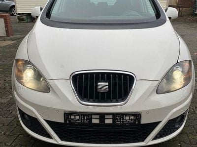 Begagnad Seat Altea Style 160 HK (117 kW) 2010 Vit Minibuss