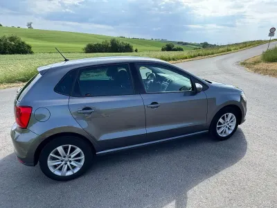 Gebraucht VW Polo 90 PS (66 kW) 2015 Grau Kleinwagen