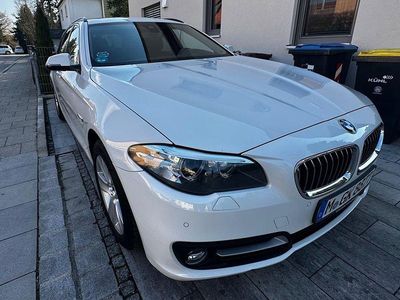 Gebraucht BMW 520 Sport Line 190 PS (139 kW) 2016 Weiß Limousine