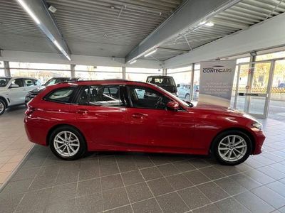 Gebraucht BMW 318 Sport Line 150 PS (110 kW) 2022 Rot Kombi